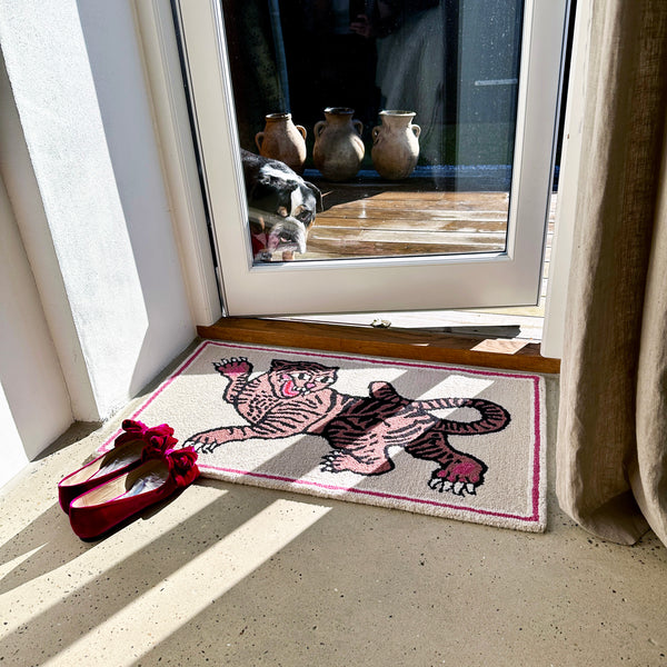 Frame Rug - Pink Tiger