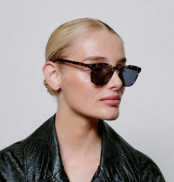 BATE – BLACK / YELLOW TORTOISE