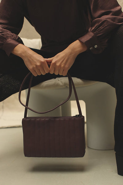 Mori shoulder bag • mahogany